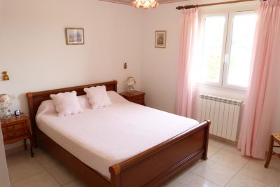 Bedroom the roses